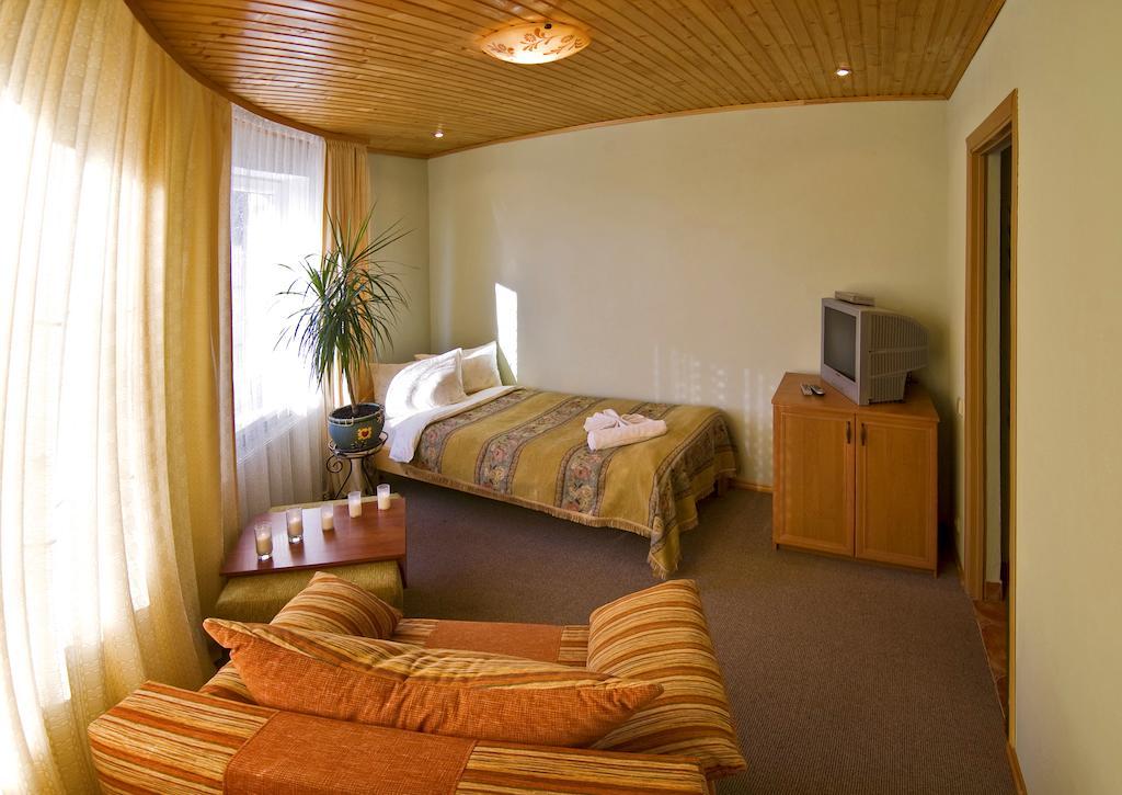 Oberig Hotel Morshyn Room photo
