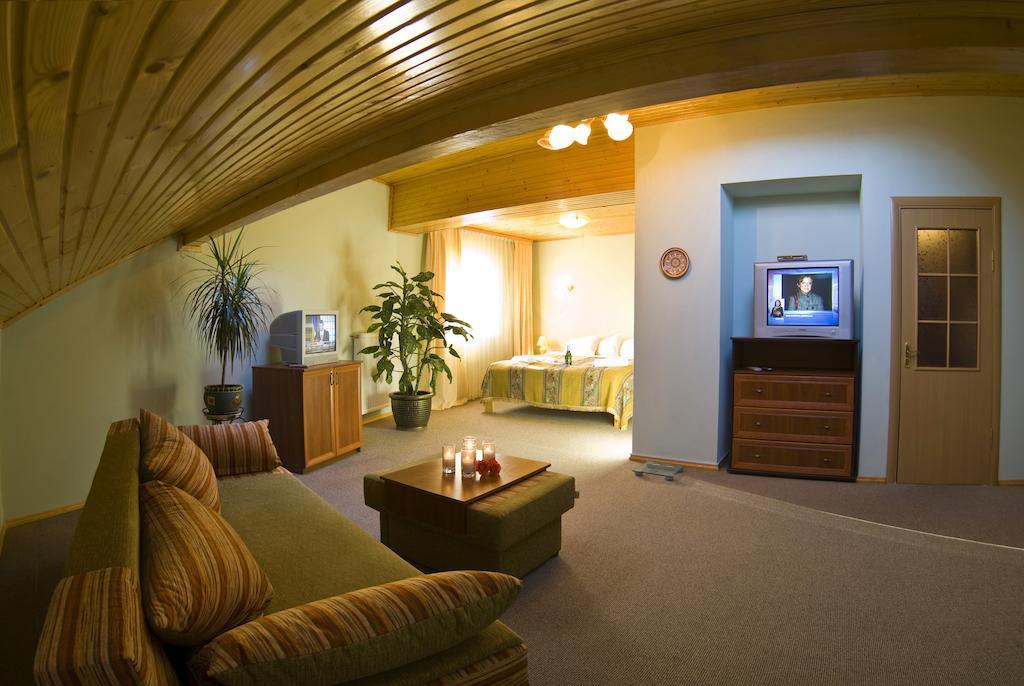 Oberig Hotel Morshyn Room photo